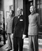 1945年9月毛主席和赫尔利、蒋介石在重庆谈判期间的合影