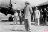 1945年8月28日毛主席赴重庆谈判在延安机场即将启程