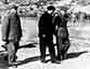 1945年8月27日毛主席、朱德在延安机场迎接张治中