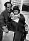 1946年毛主席与女儿李讷在延安
