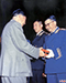 1955年9月27日毛主席向李克农上将授予一级勋章