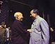 1966年10月1日毛主席与李宗仁先生在天安门上亲切握手