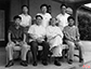 1966年7月，毛泽东在武汉东湖宾馆与身边工作人员在一起
